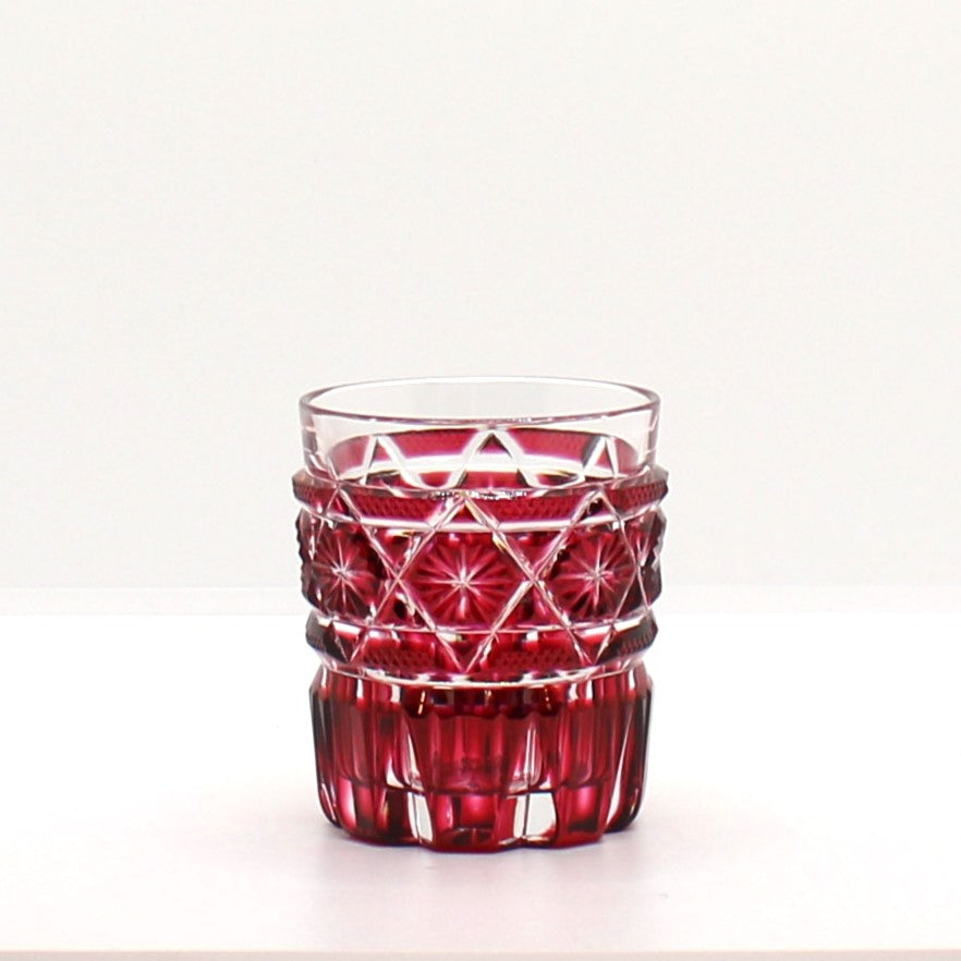 This beautiful hand cut glass in red, comes in a wooden gift box. Perfect for enjoying a glass of whisky either straight up or on the rocks!